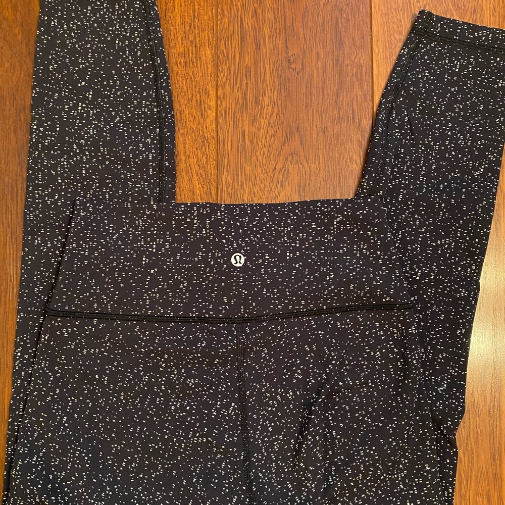 Lululemon wunder under